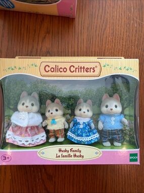 Calico Critters Husky Family  Figures - NIB